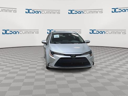Used 2023 Toyota Corolla LE FWD image 4