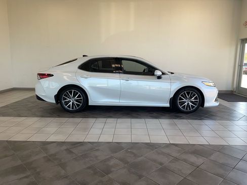 Used 2023 Toyota Camry XLE w/ Navigation Package FWD image 5