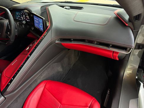 Used 2023 Chevrolet Corvette Stingray Premium Cpe w/ Z51 Performance Package image 23