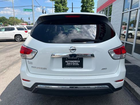 Used 2014 Nissan Pathfinder S AWD/4WD image 6