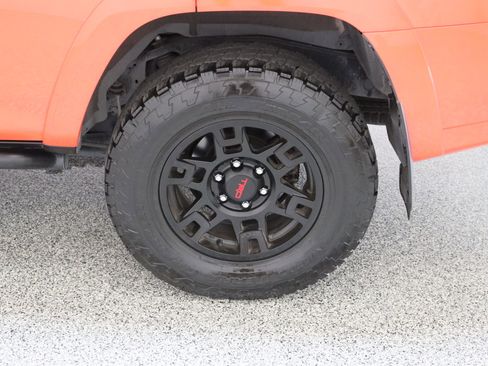 Used 2024 Toyota 4Runner TRD Off-Road Premium w/ Off Road Premium Plus Package AWD/4WD image 10