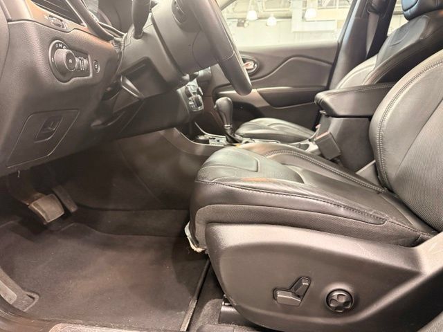 Used 2021 Jeep Cherokee Limited w/ Elite Package AWD/4WD image 7