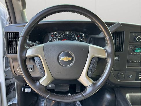 Used 2017 Chevrolet Express 2500 RWD image 19