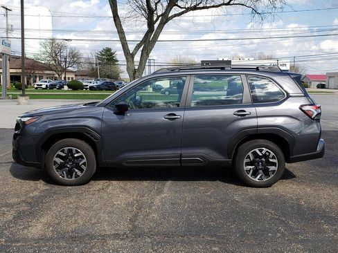 Used 2025 Subaru Forester image 2