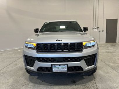 New 2026 Jeep Grand Cherokee Altitude