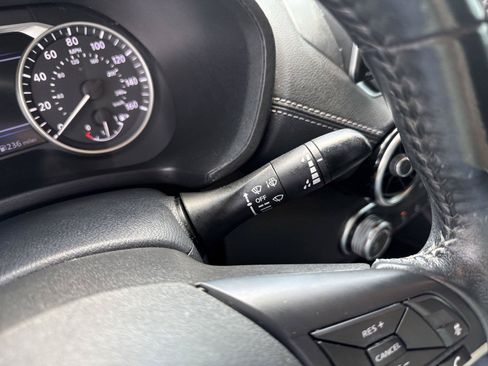 Used 2022 Nissan Sentra SV FWD image 23