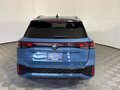 Used 2025 Volkswagen Tiguan SEL R-Line AWD/4WD image 6