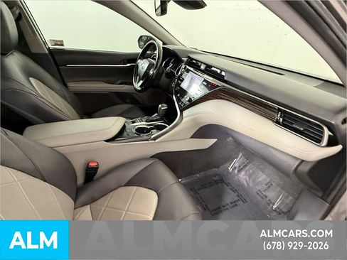 Used 2019 Toyota Camry XLE image 43