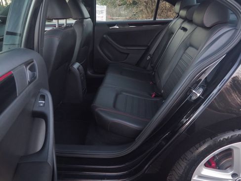 Used 2017 Volkswagen Jetta GLI image 34