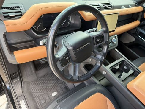 Used 2023 Land Rover Defender 130 X-Dynamic SE AWD/4WD image 4