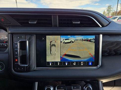 Used 2024 GMC Yukon XL Denali AWD/4WD image 27
