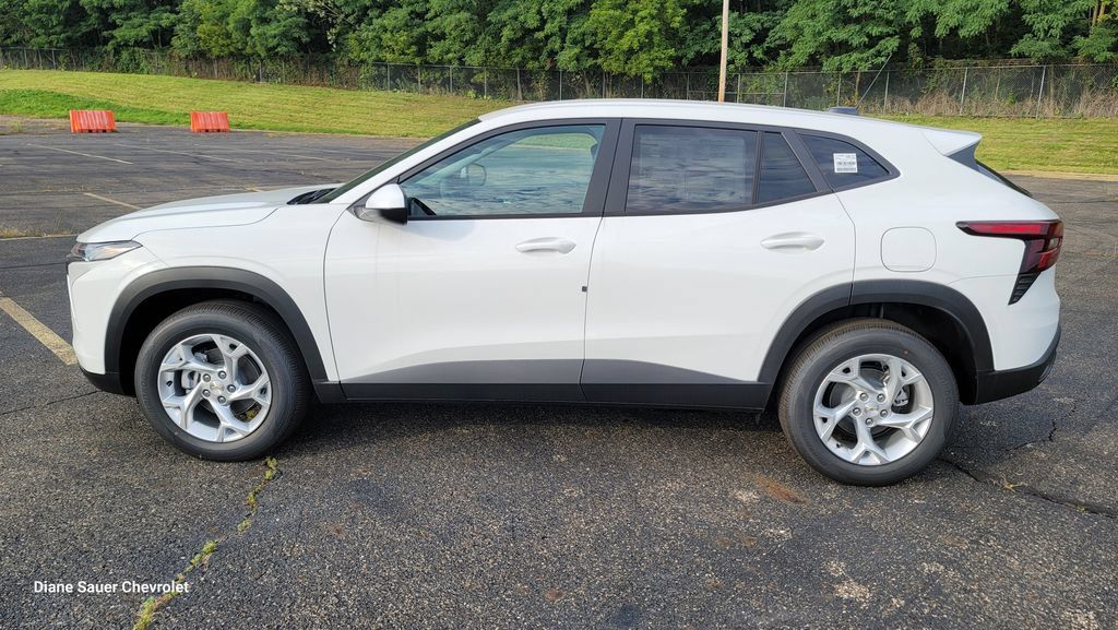 New 2026 Chevrolet Trax LS w/ LS Convenience Package FWD image 7