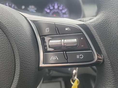 Used 2022 Kia Forte LXS image 10