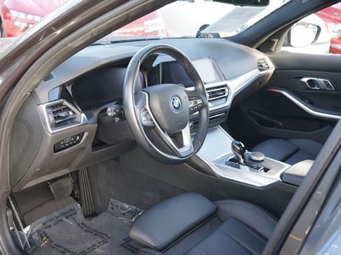Used 2022 BMW 330e image 14