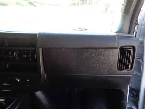 Used 2021 Chevrolet Express 2500 w/ Communications Package RWD image 19