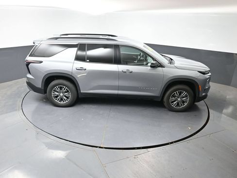 Used 2024 Chevrolet Traverse LT AWD/4WD image 46
