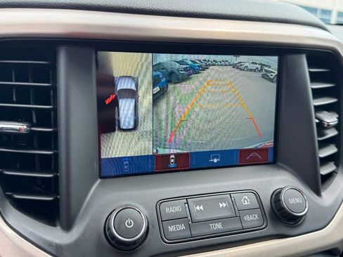 Used 2019 GMC Acadia Denali w/ Technology Package FWD image 22