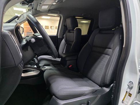 Used 2024 Nissan Frontier SV w/ SV Convenience Package AWD/4WD image 15