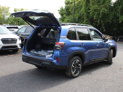 Used 2025 Subaru Forester Premium AWD/4WD image 12