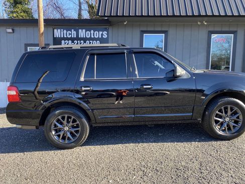 Used 2017 Ford Expedition Limited w/ Equipment Group 301A image 4