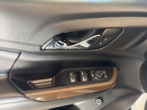 Used 2023 GMC Acadia SLE w/ Driver Convenience Package image 30