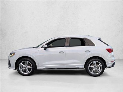 Used 2022 Audi Q3 2.0T Premium Plus w/ Premium Plus Package image 9