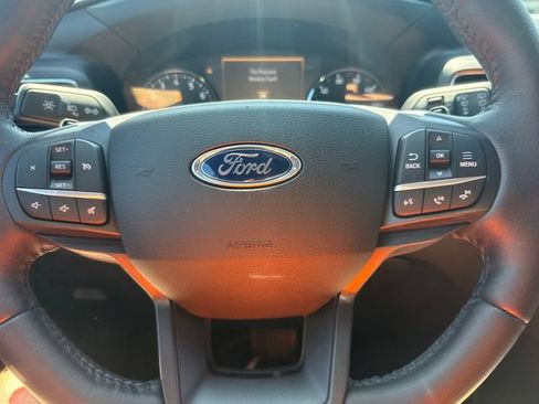 Used 2020 Ford Explorer XLT w/ Equipment Group 202A AWD/4WD image 27