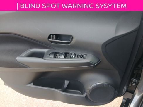 Used 2023 Nissan Kicks S image 11