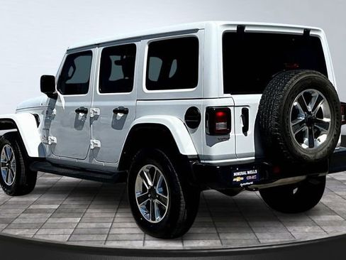 Used 2022 Jeep Wrangler Unlimited Sahara w/ Cold Weather Group image 5