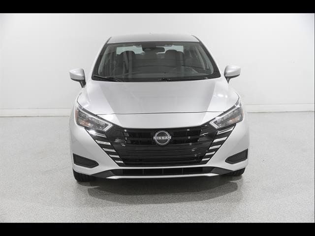 Used 2025 Nissan Versa SV FWD image 2