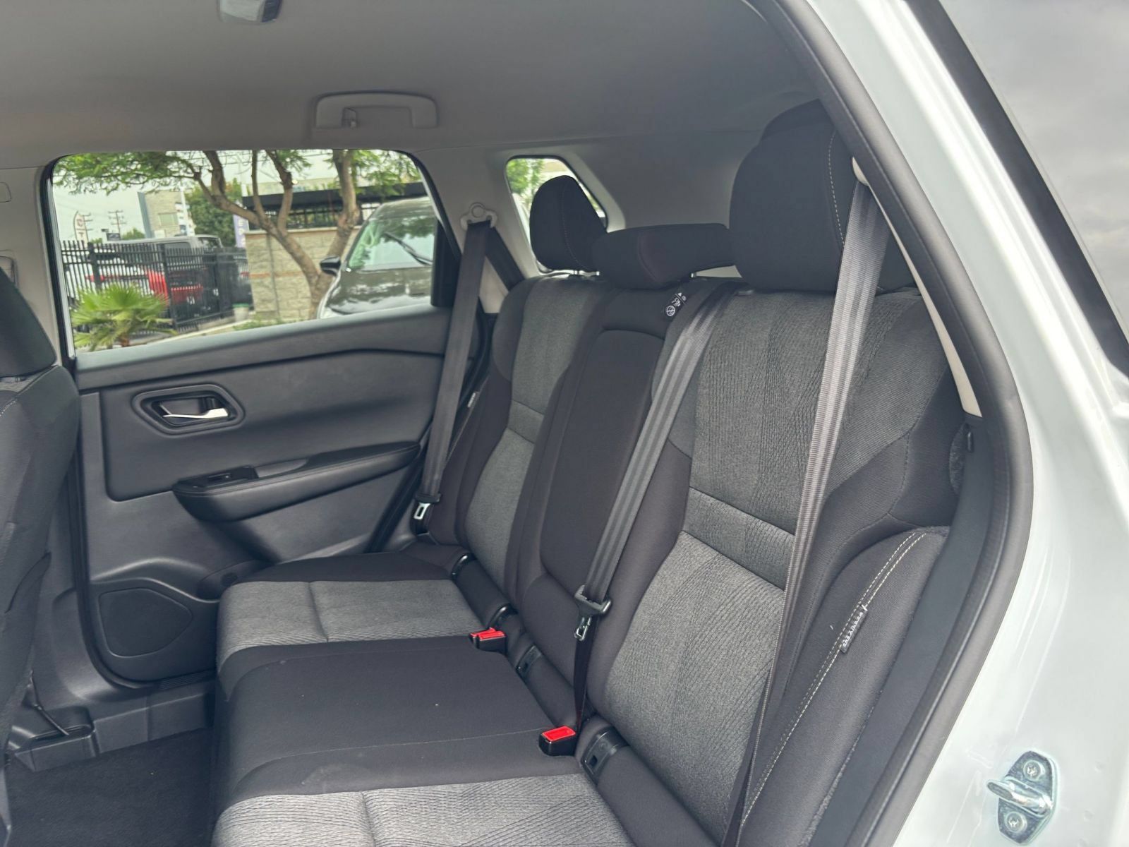 Used 2025 Nissan Rogue SV FWD image 26