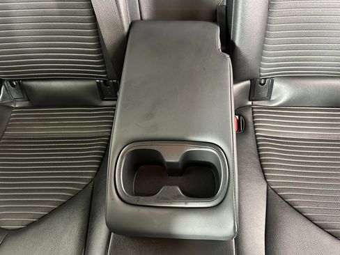 Used 2024 Toyota Camry SE AWD/4WD image 27