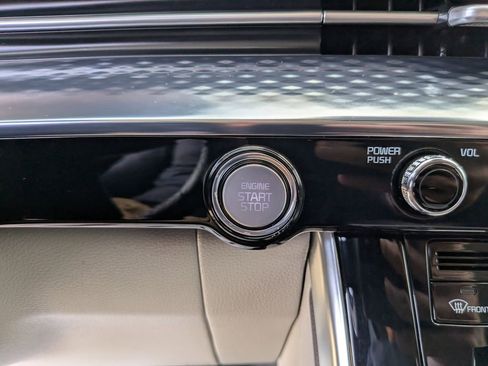 Used 2024 Kia Carnival SX Prestige FWD image 29