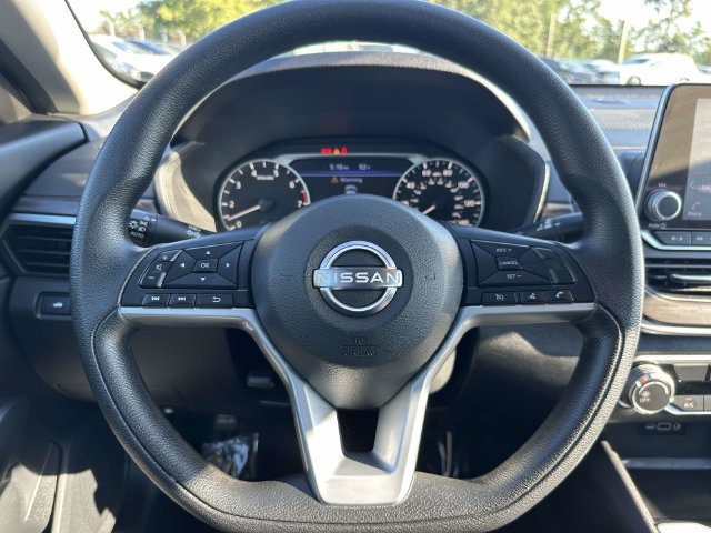 Used 2025 Nissan Altima 2.5 SV FWD image 22