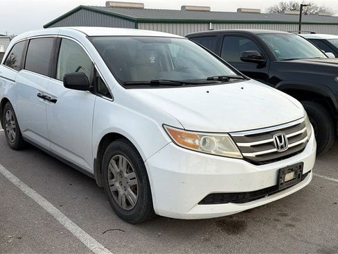 Used 2011 Honda Odyssey LX image 3