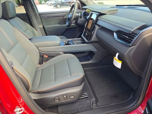 New 2026 GMC Acadia AT4 w/ Super Cruise Package image 7