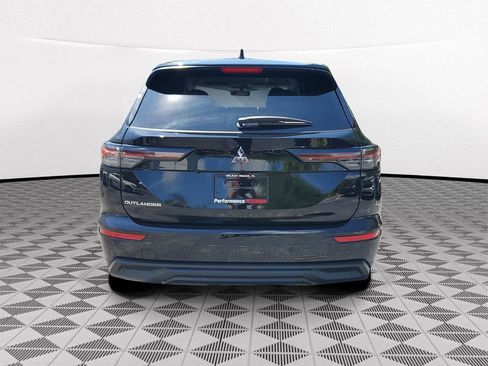 New 2026 Mitsubishi Outlander ES FWD image 5