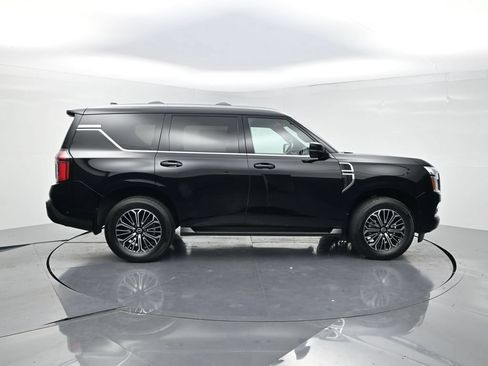 Used 2025 Nissan Armada SL w/ Captain's Chari Seat Package AWD/4WD image 4