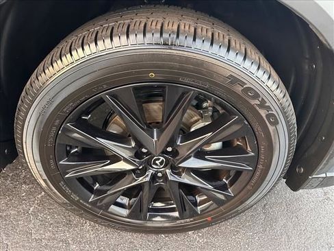 Used 2021 MAZDA CX-5 Carbon Edition image 15