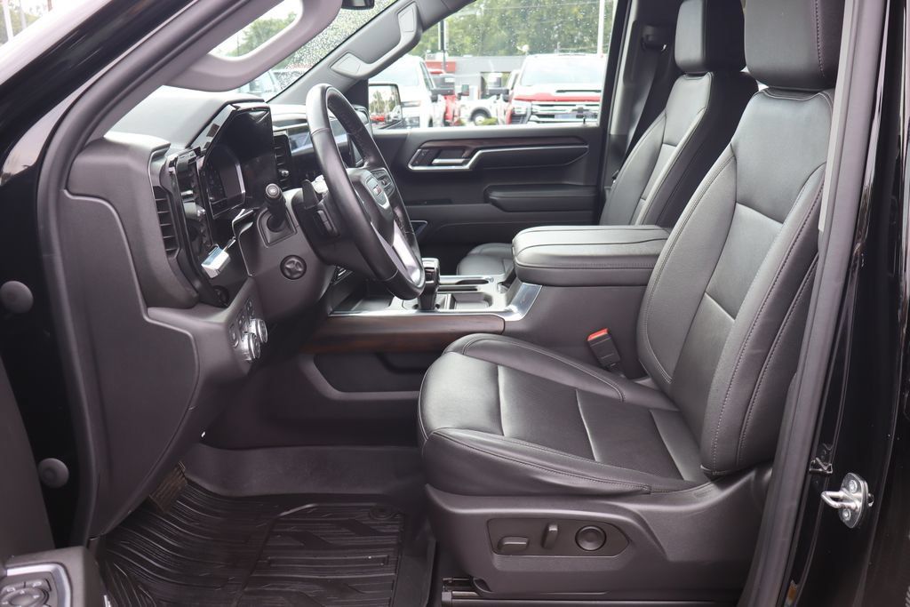 Used 2024 GMC Sierra 1500 SLT w/ SLT Premium Plus Package AWD/4WD image 4