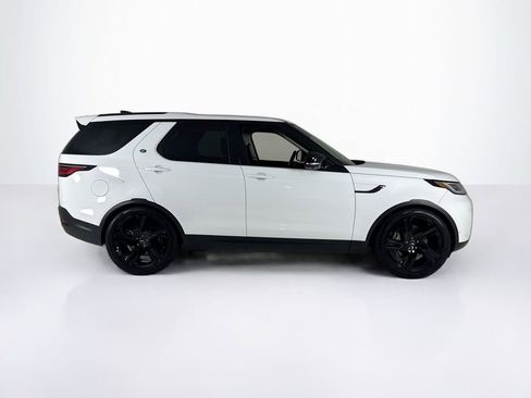 Used 2024 Land Rover Discovery S image 6