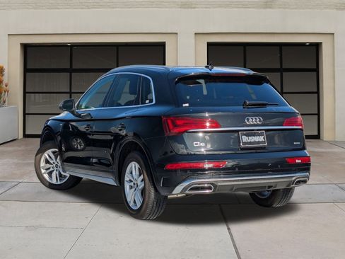 Used 2023 Audi Q5 2.0T Premium w/ Convenience Package image 2