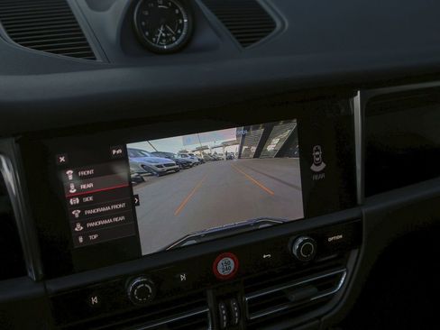 New 2026 Porsche Macan image 23