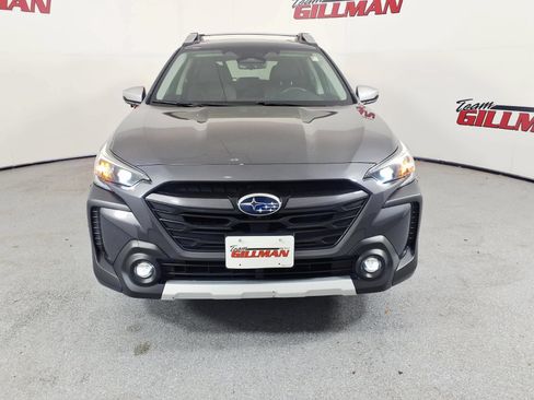 Used 2025 Subaru Outback Touring AWD/4WD image 2