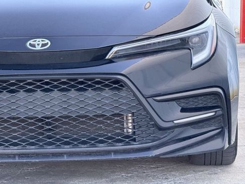 Used 2025 Toyota Corolla SE w/ Convenience Package image 9