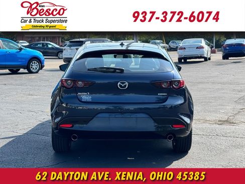Used 2019 MAZDA MAZDA3 Hatchback w/ Preferred Package FWD image 5