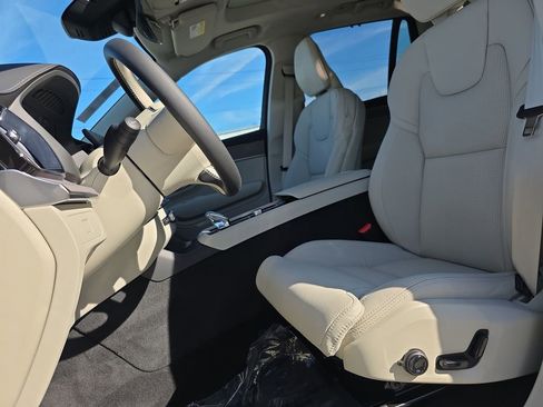 New 2026 Volvo XC90 B6 Ultra image 25
