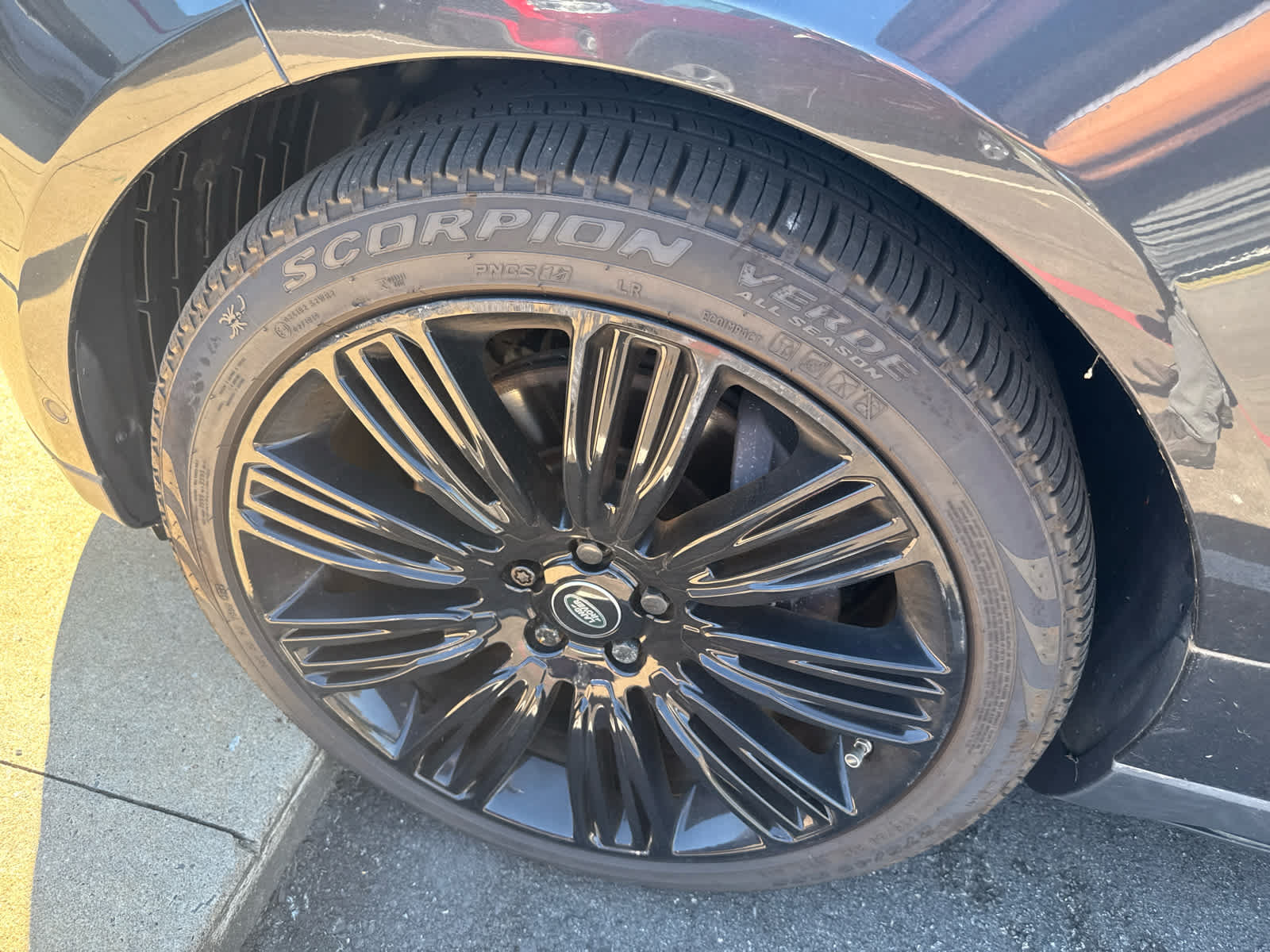 Used 2019 Land Rover Range Rover Long Wheelbase Supercharged AWD/4WD image 8