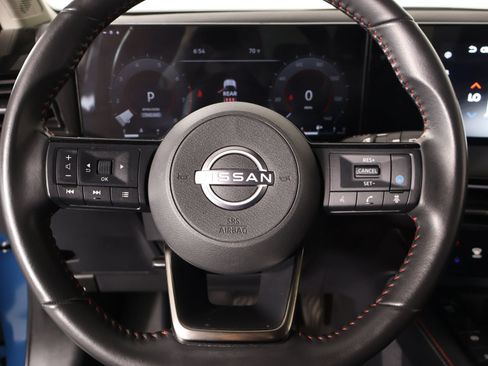 Used 2025 Nissan Kicks SR FWD image 3