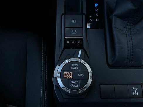 Used 2025 Toyota Tacoma TRD Off-Road image 22